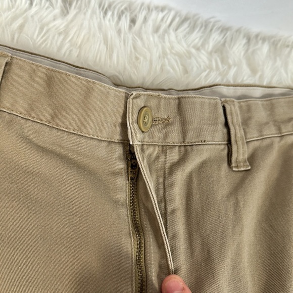 Tommy Hilfiger Beige/Tan Cargo Utility Shorts - Picture 4 of 11